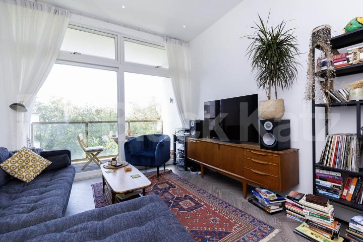New Development 2 bed 2 bath with large balcony close to kings cross Market Road, Caledonian Road